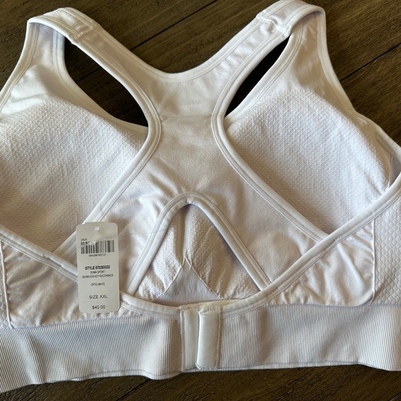 SOMA Seamless Key Racerback. Size XXL and color is Optic White. $32 - Picture 7 of 8